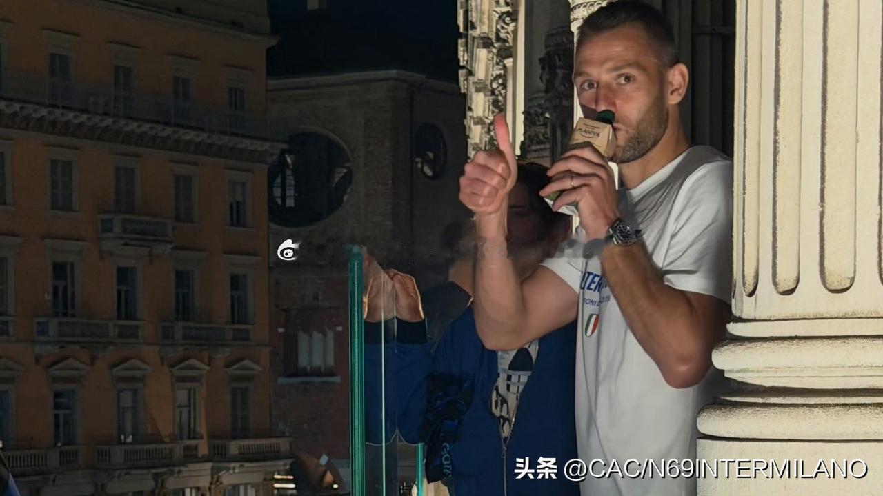 感谢你，斯特凡🖤💙

2018年你初来球队时，只用一句简单的话自我介绍：
“