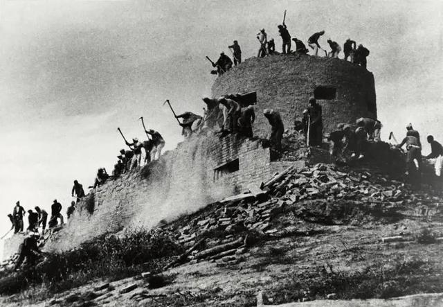 抗战进入1944年后，日军专门设立部门研究粟裕的战术，还狂言称：破解他的战术简直
