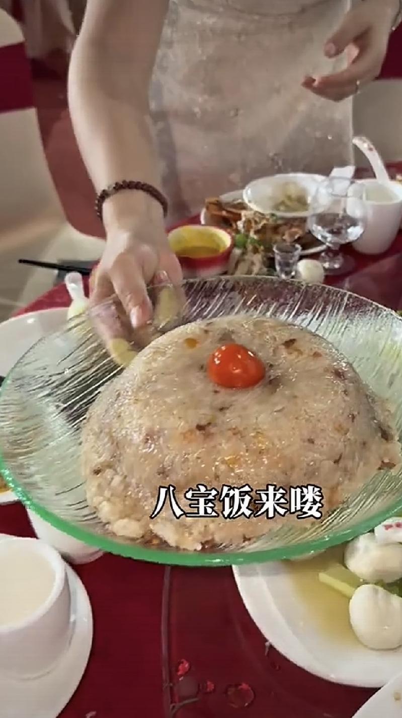 说实话湛江我还没有逛遍，
是真的有许多东西我自己也没有吃到过，有时候吃过但由于品