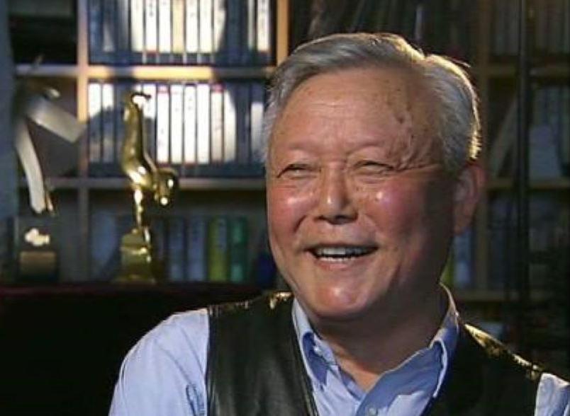 被严重低估的摄影宗师！拍出一代人的青春光影，深耕讲台育人半生
 
鲍萧然，193
