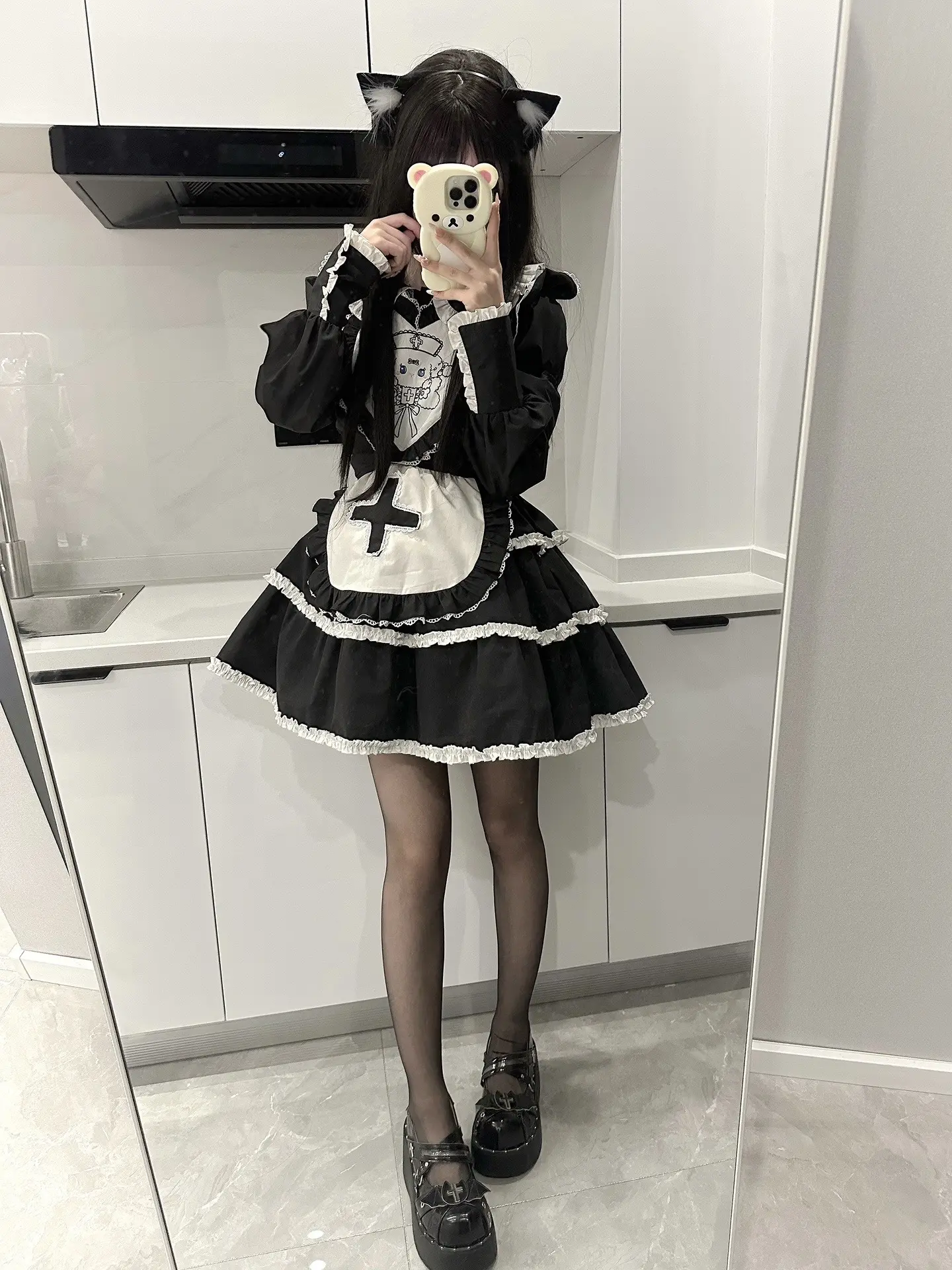 这世界充满假象 唯有痛苦不会说谎