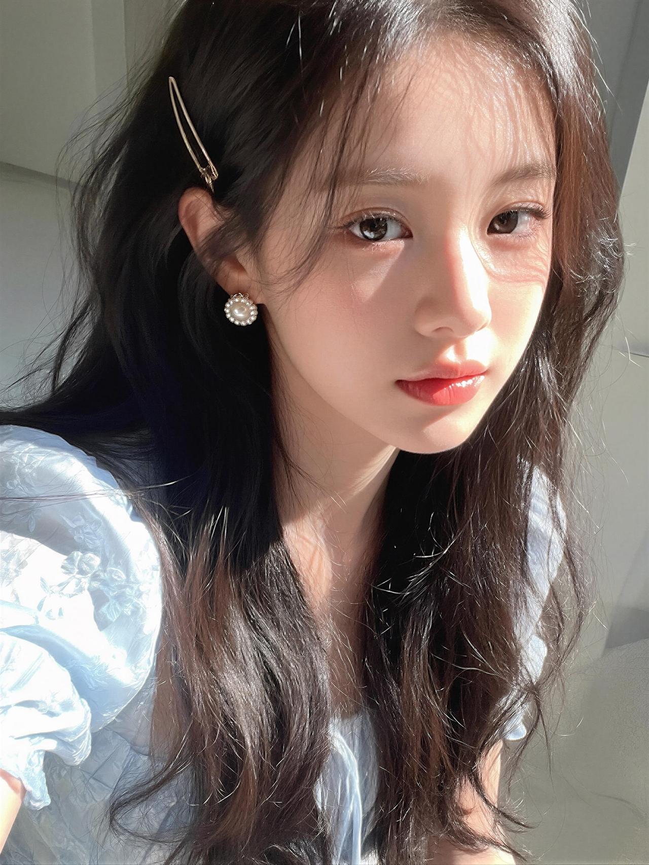 今天也是温柔的一天，保持好心情，认真对待生活里的小事。温柔日常 女生自拍 治愈笑