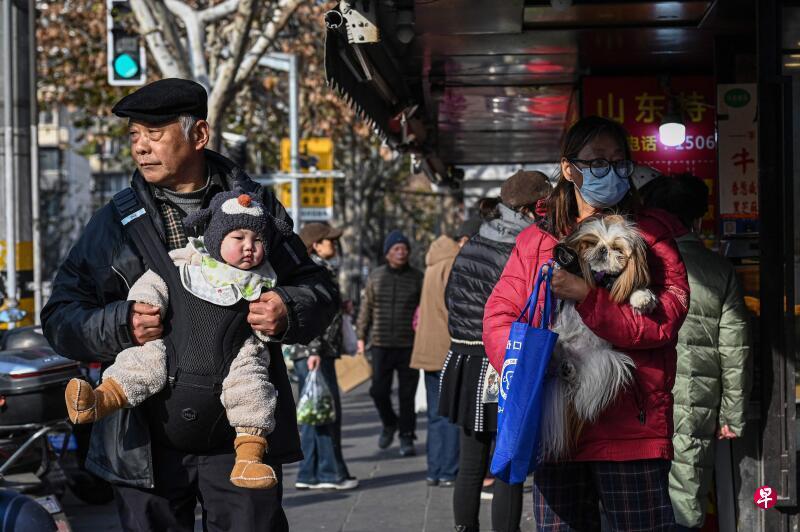 一位经济学家说：“现在最严重的问题，已经不是00后不结婚，90后不生娃，而是生娃