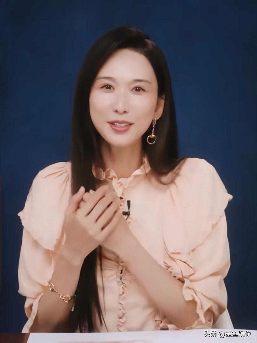 林志玲这种“看着年轻，却又透着老态”的状态，观感确实很违和。对比赵雅芝、叶童那种