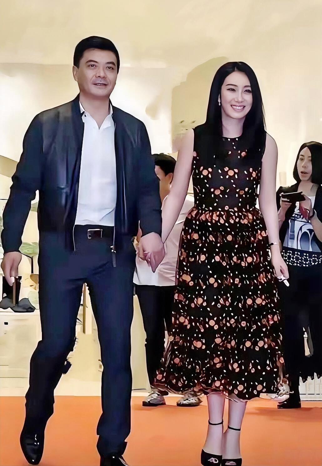 我真的很看好他俩，要是哪天离婚了，我再也不相信世间的爱情