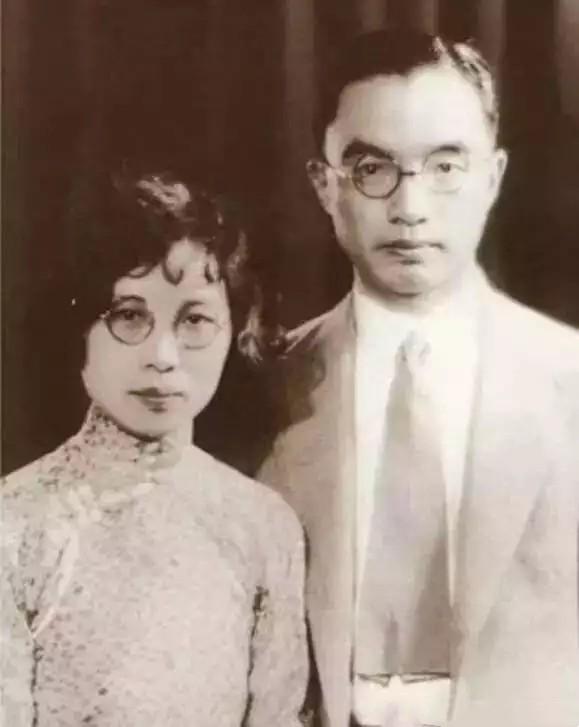 民国四对名人夫妻罕见的照片，完美诠释，何为执子之手与子偕老

第一对名人夫妻就是