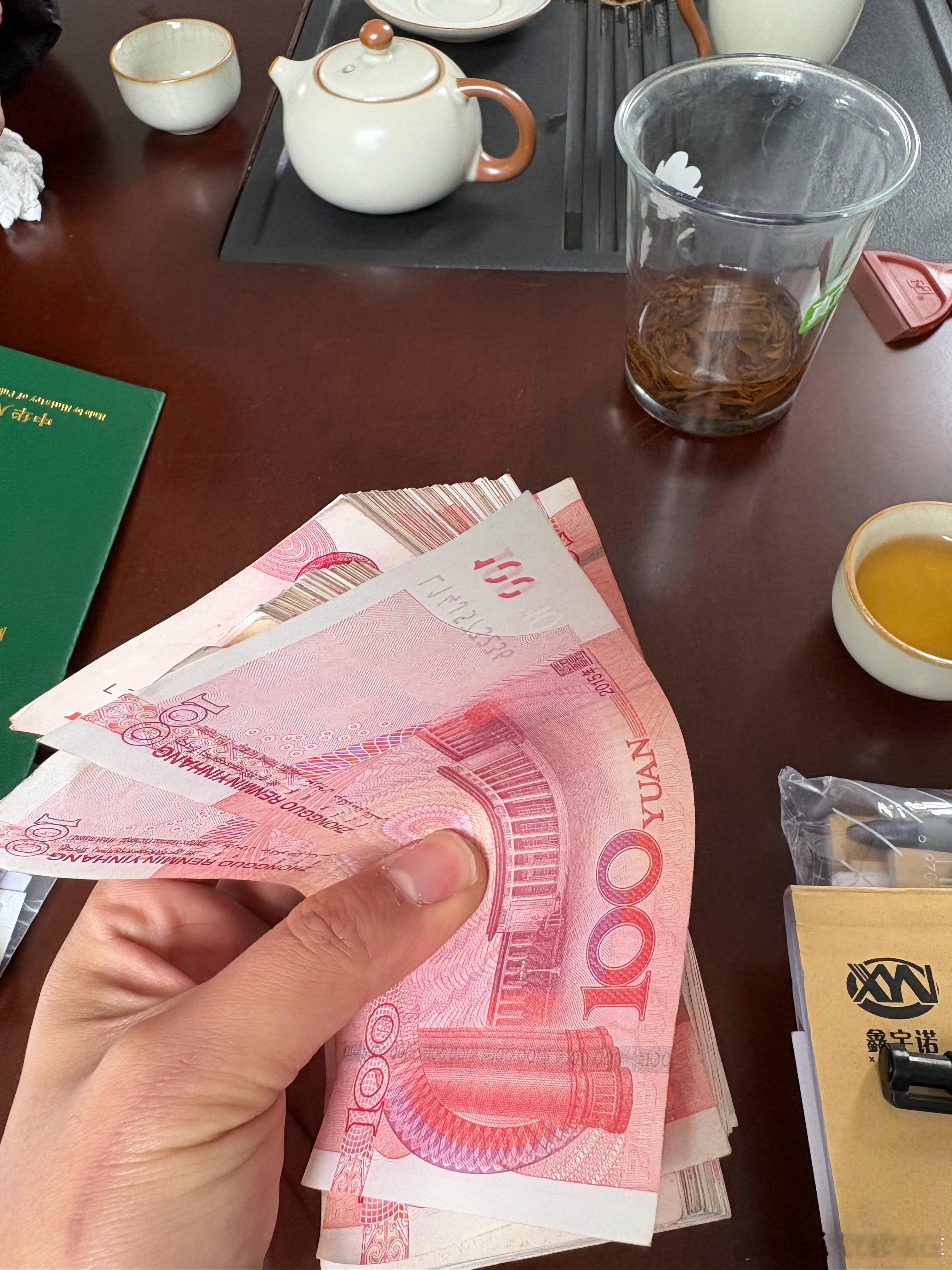 一般拿着现金过来买车的都是大佬 武汉·一号车市