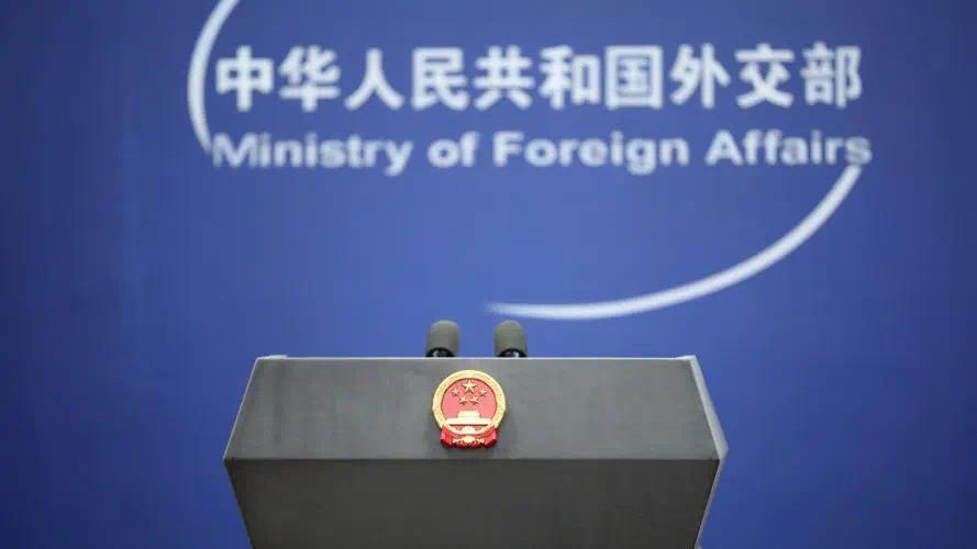 中国外交部发表严正声明， 7月20日，针对台湾当局宣布，从8月起停止对坚持一中原