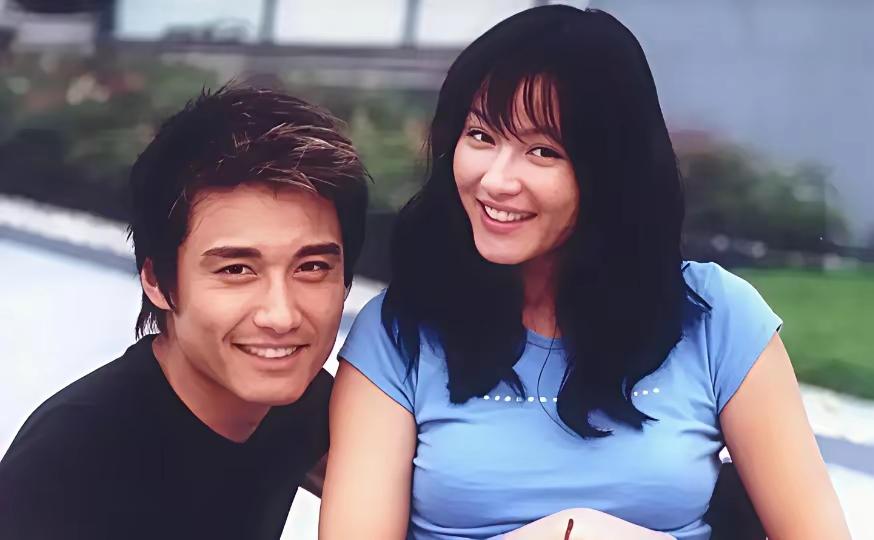 30年后，胡兵终于明白，一个人不爱你，你做什么都没用。

那年，李亚鹏跟周迅好了