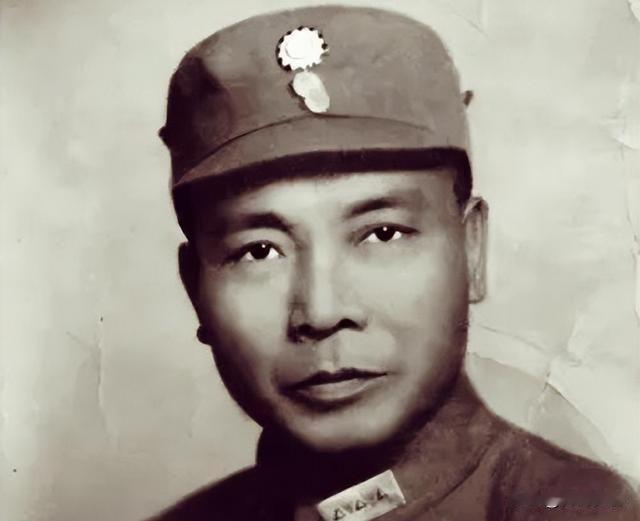 坐拥四十万大军却当了二十年中将！大溪档案曝光真实历史细节？看僵化指标如何摧毁这台