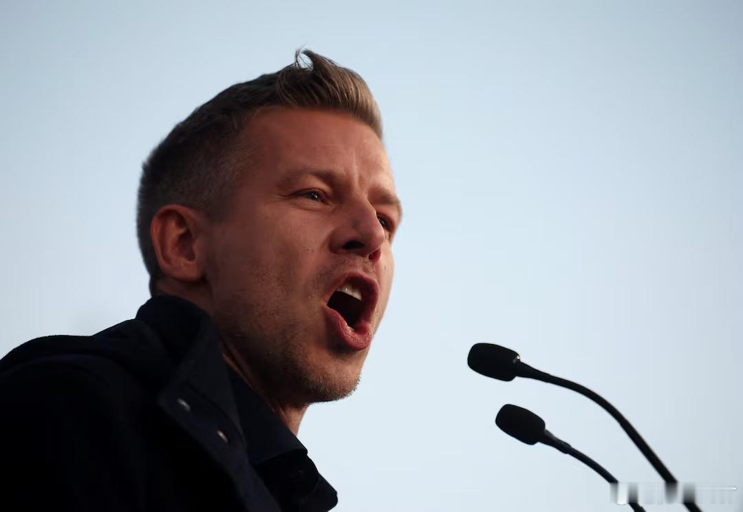 马扎尔：匈牙利正处于欧洲和“独裁者”之间的十字路口反对派领导人彼得·马扎尔、告诉