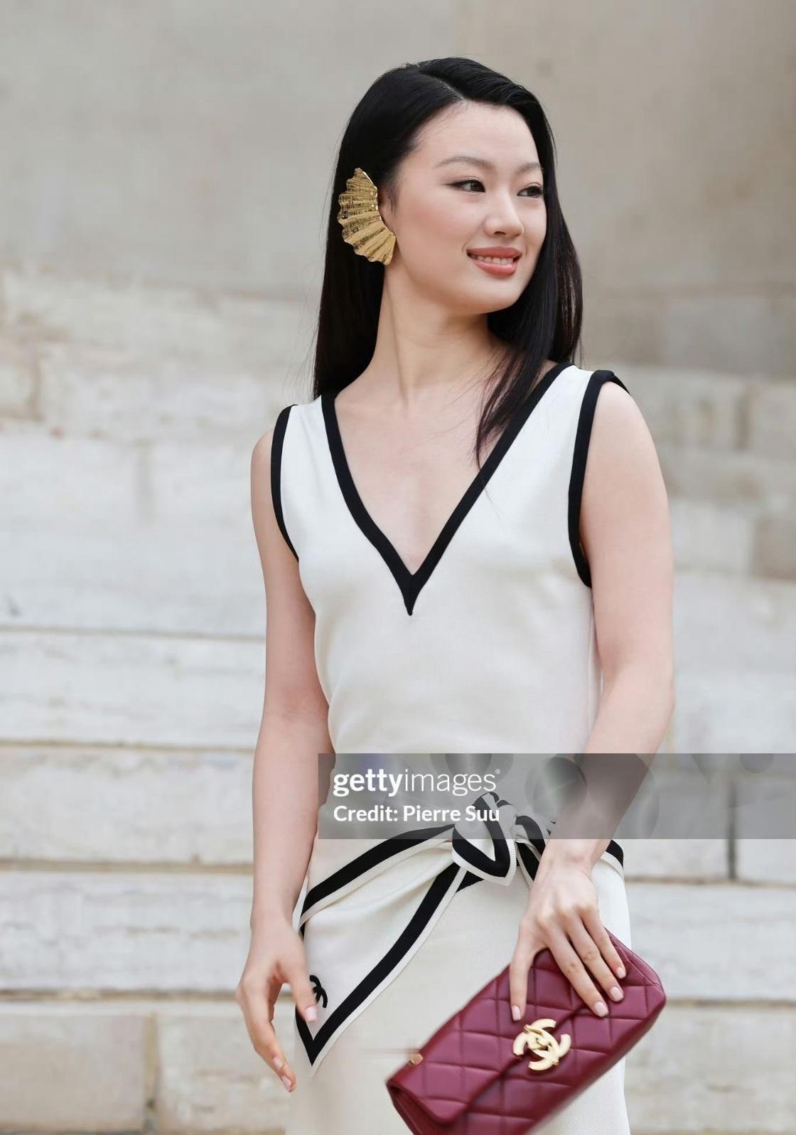 女神太美了🙇‍♂️ 状态满分！轻松抗住了G社街头[笑哈哈]
P3完全香奈儿广告