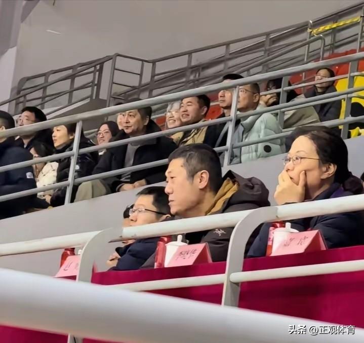 【中国女排的三要三不要】
中国排超联赛季后赛正如火如荼进行着，四强已经产生，不出