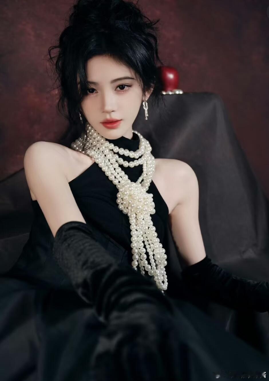 小鞠这两套太顶了，美得都跟别人不是一个图层了 