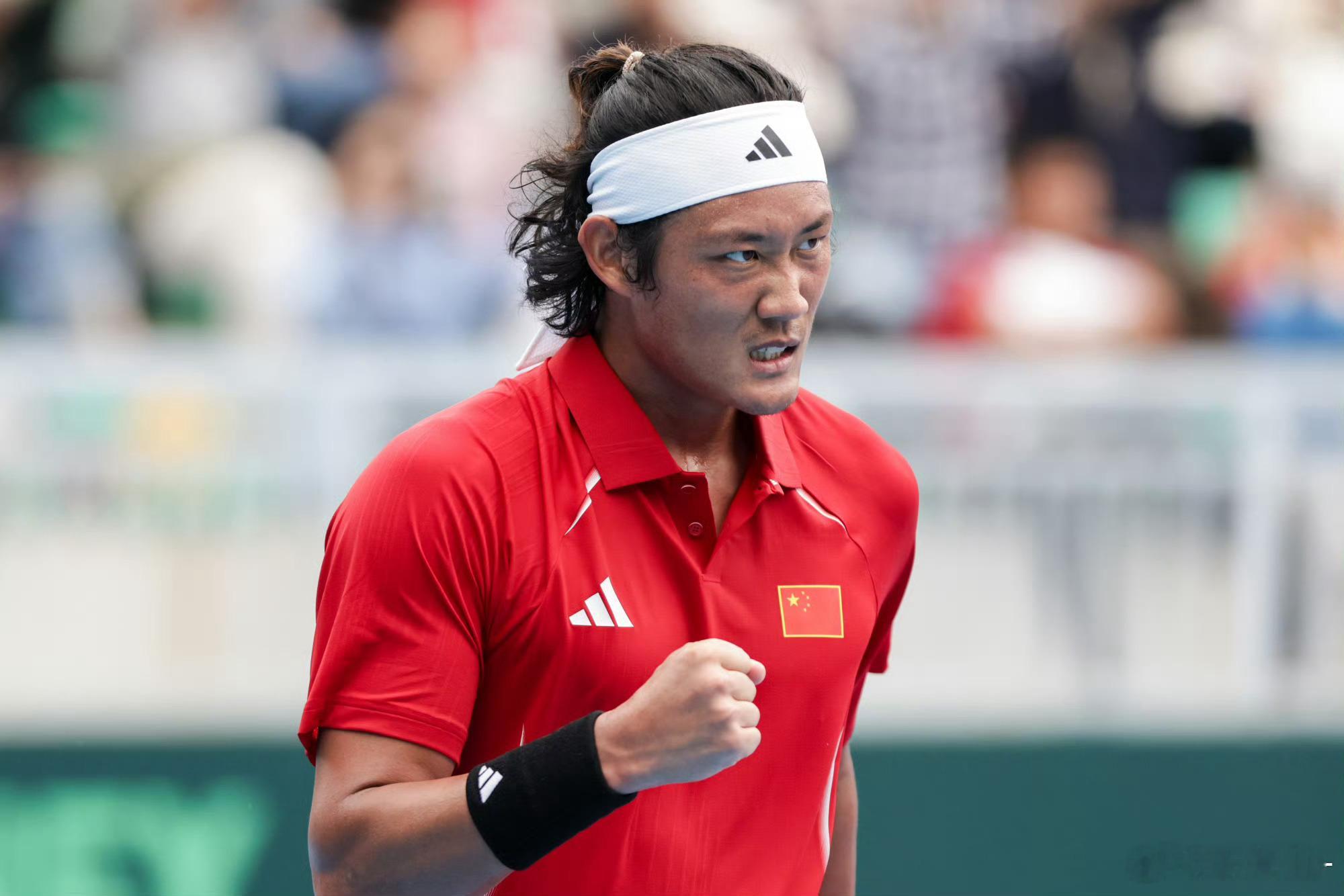 戴维斯杯中国vs葡萄牙张之臻&周意拿下双打，张之臻再赢单打。中国队🇨🇳3-1