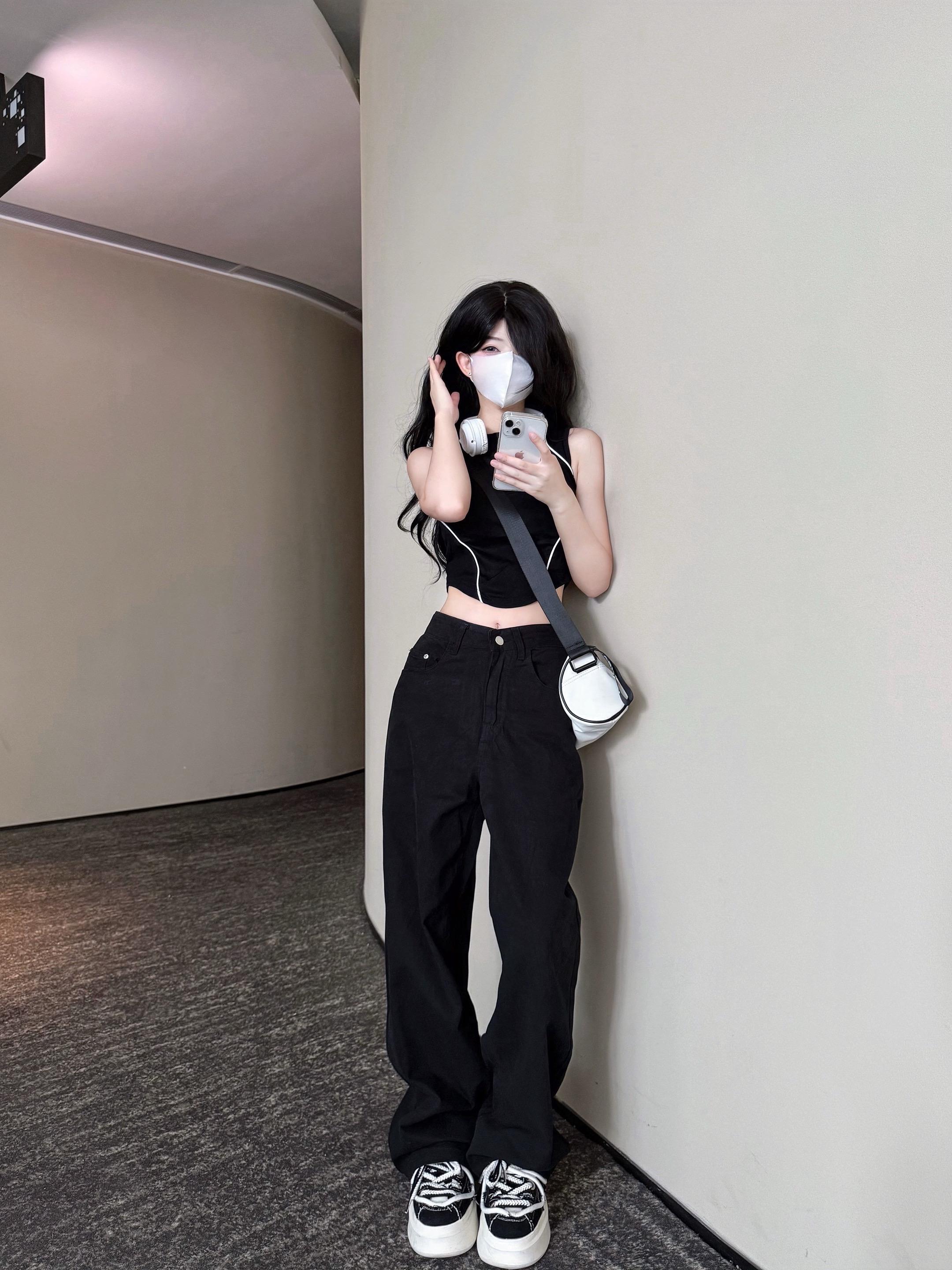 不必看清我的脸 我能给你的只有感觉。