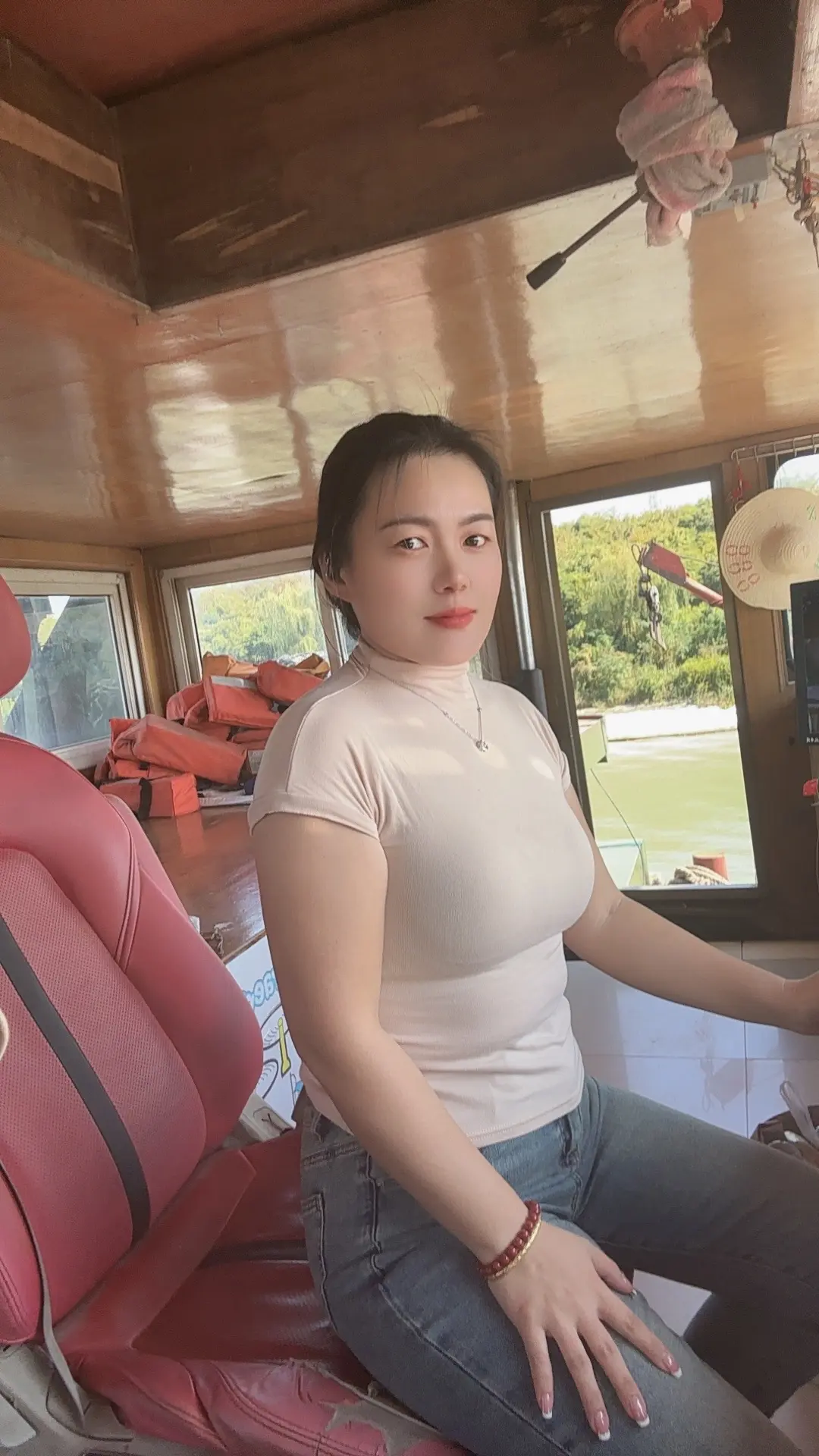 这首歌越听越上头😄