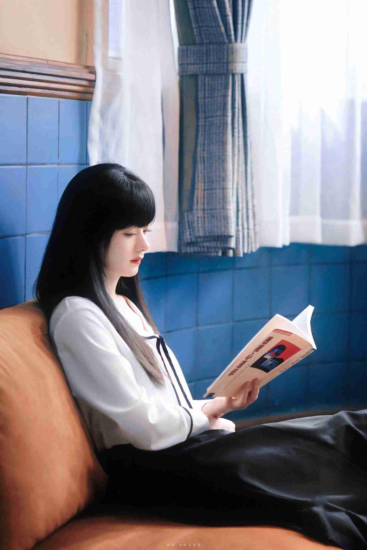 我的今日状态：😁轻松愉快
我这里的天气：☀️晴天

实绩在手，美貌出圈，观众喜