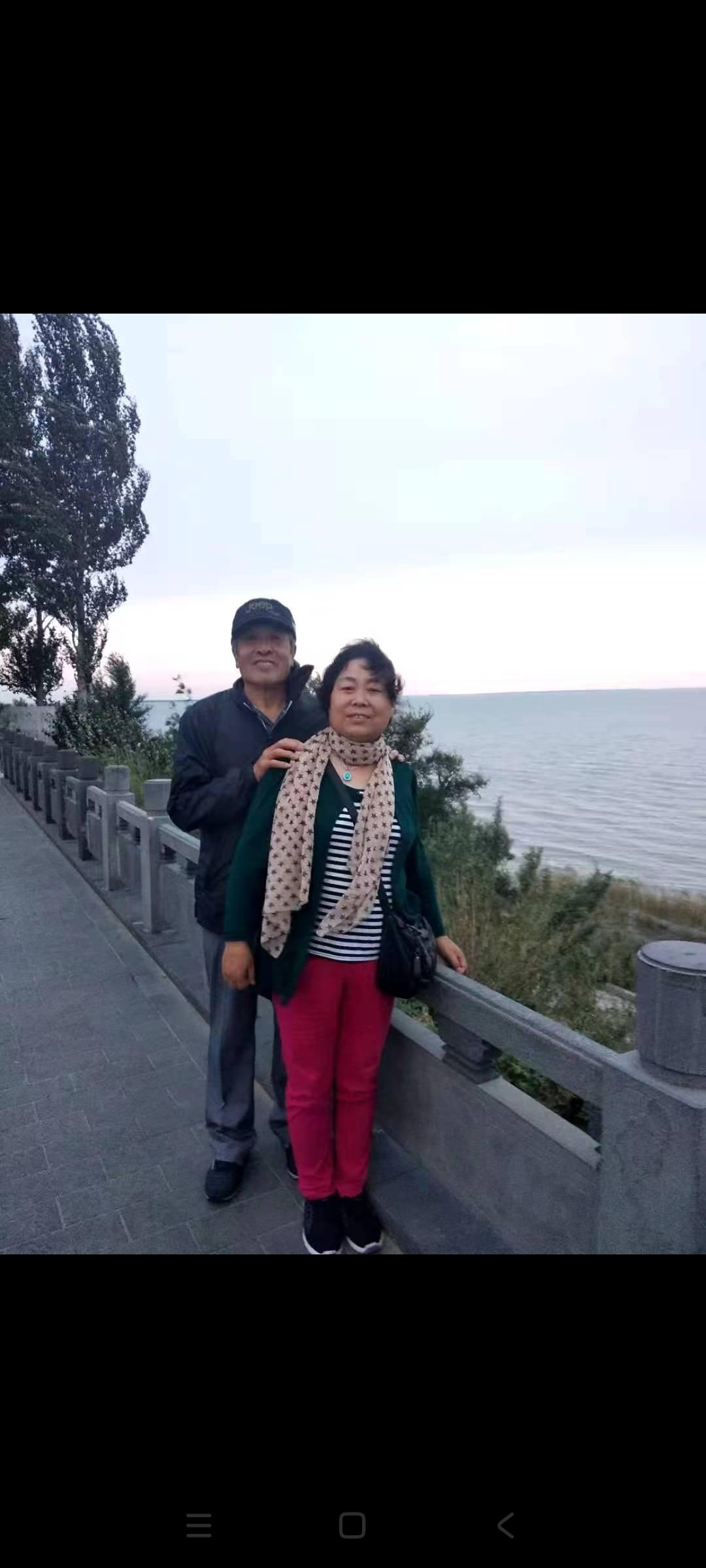 我现在已经没有朋友了。

和我最要好的三个朋友。

有两个彻底的离开了我，到另一