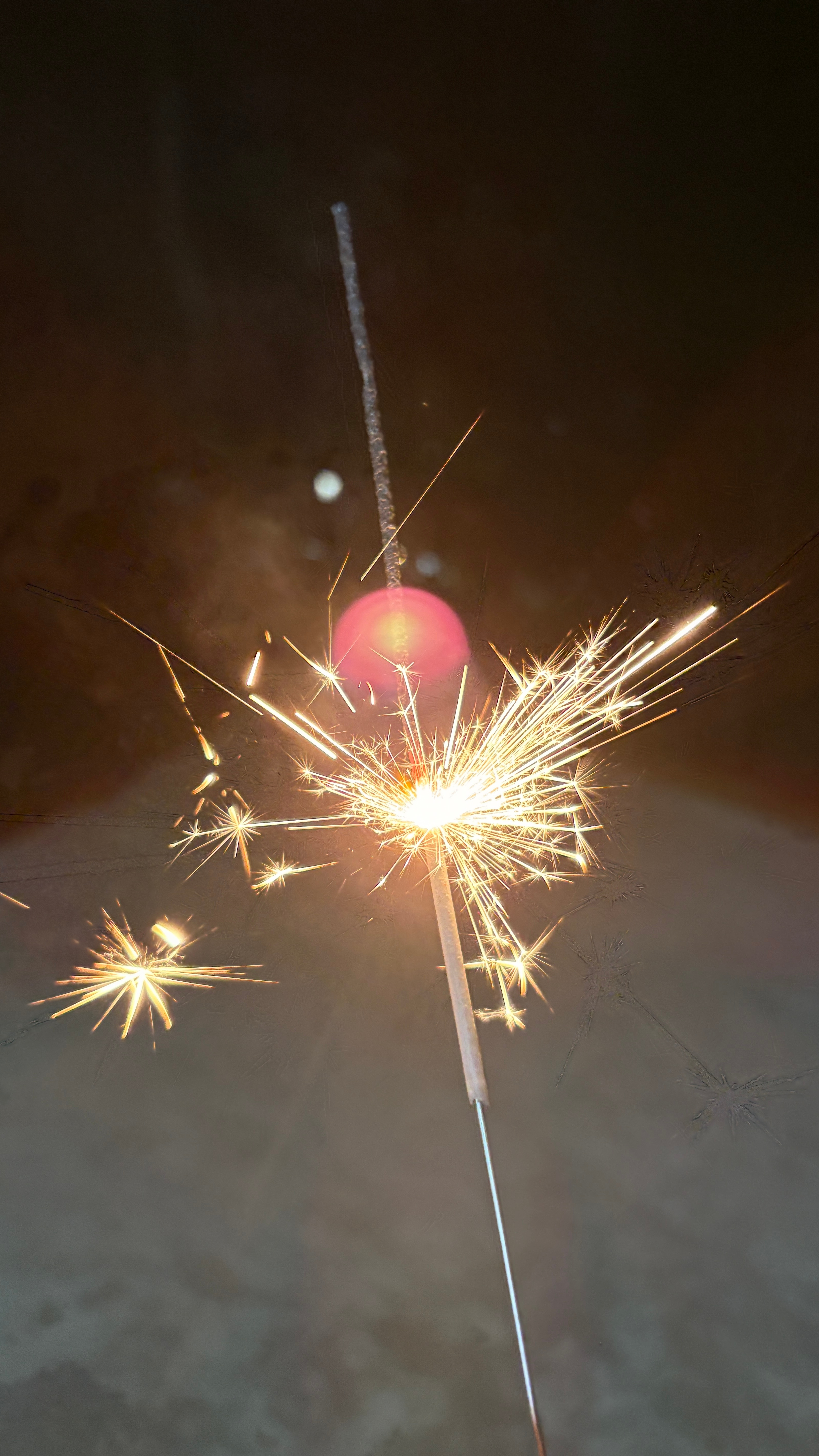 对着我的仙女棒⭐许愿了2026磊磊的演唱会希望都能去有机会见添添儿一面 （最好是