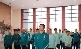 近日，中国男足与U-23国家队前往遵义会议陈列馆参观学习，这不仅仅是一次简单的行