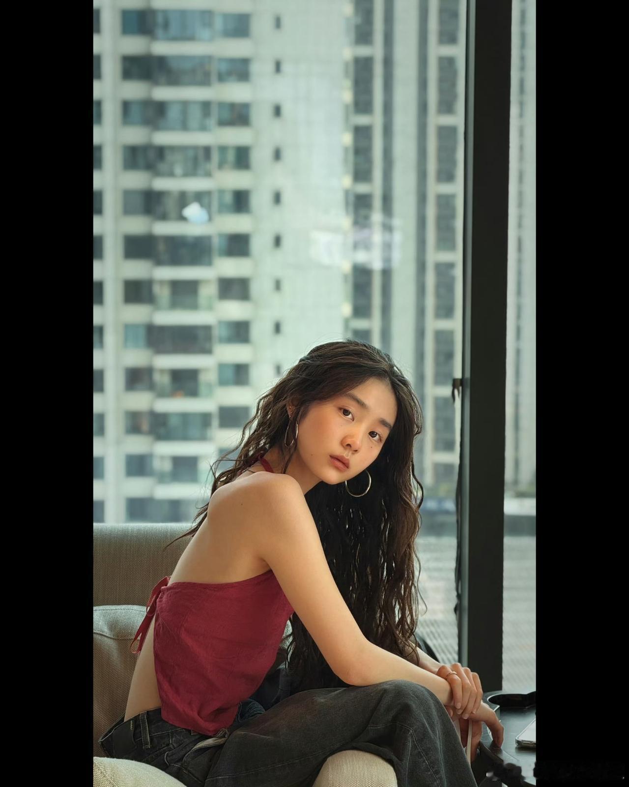 黄多多这港风感真的绝了，好一种与众不同的气质黄多多的气质 黄多多自拍