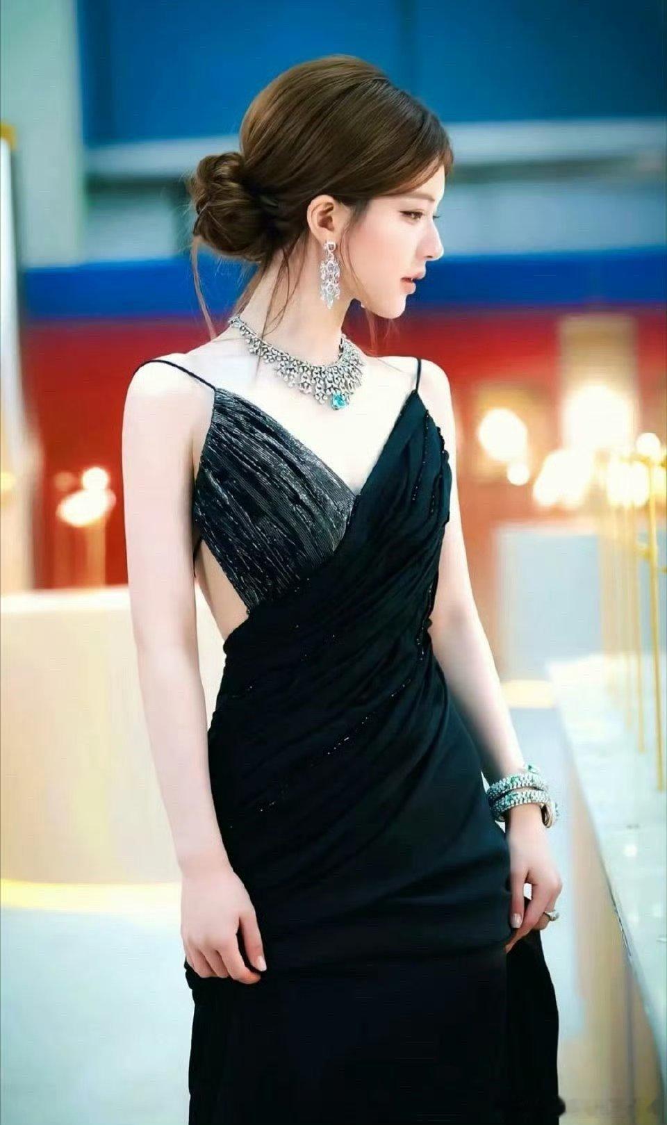 明星抑郁症不挂号挂热搜这个脱口秀演员真的很敢说啊,不怕可露丽们冲过来吗？不过我很