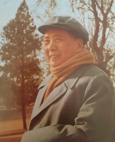 毛主席爱吃鱼，但唯独不爱吃江西的鱼，他的机要秘书谢静宜晚年说出真相，才知主席故意