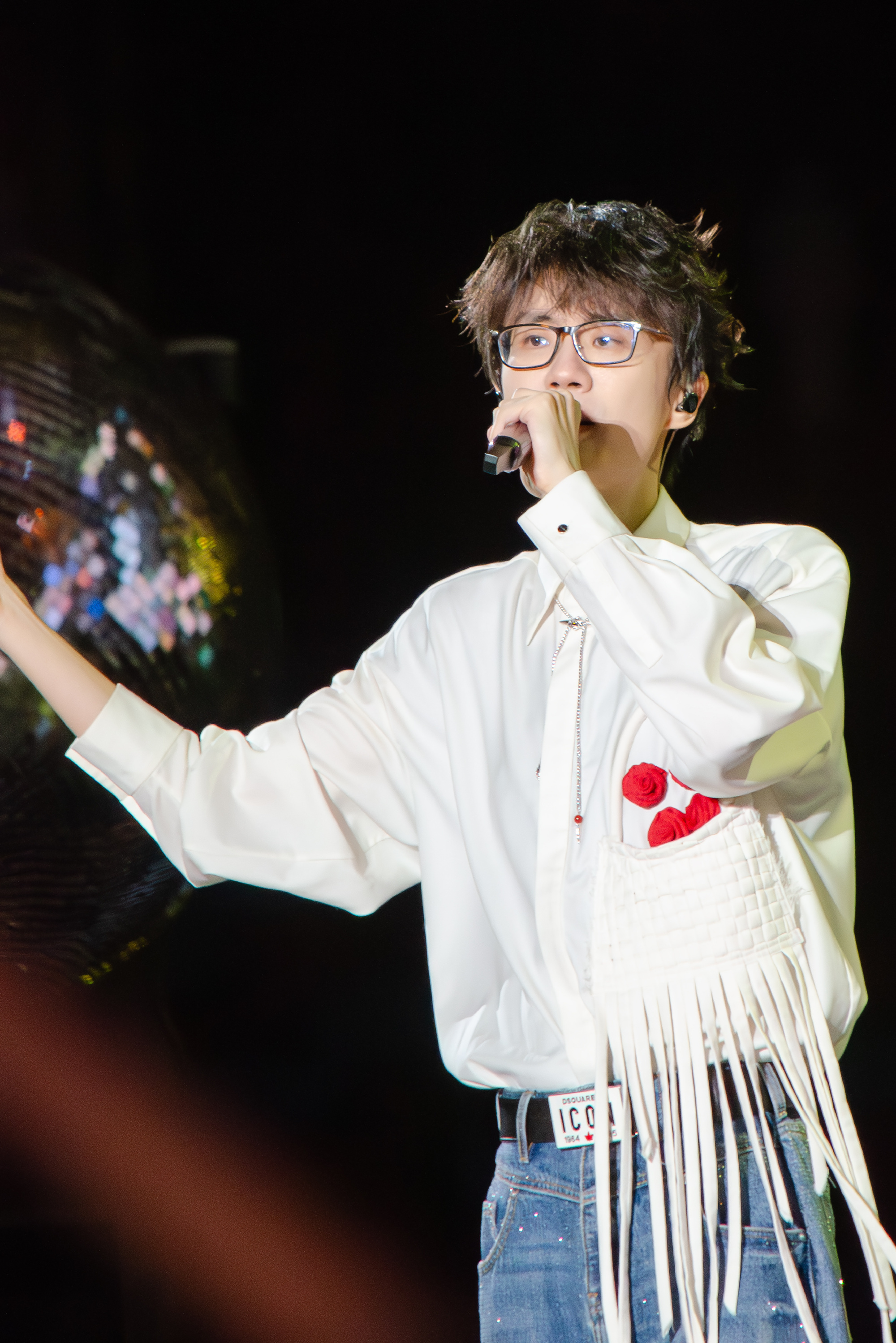 许嵩巡演杭州站开启预售 江南限定音乐之约来了！露天大莲花场馆视野开阔，两场设置专