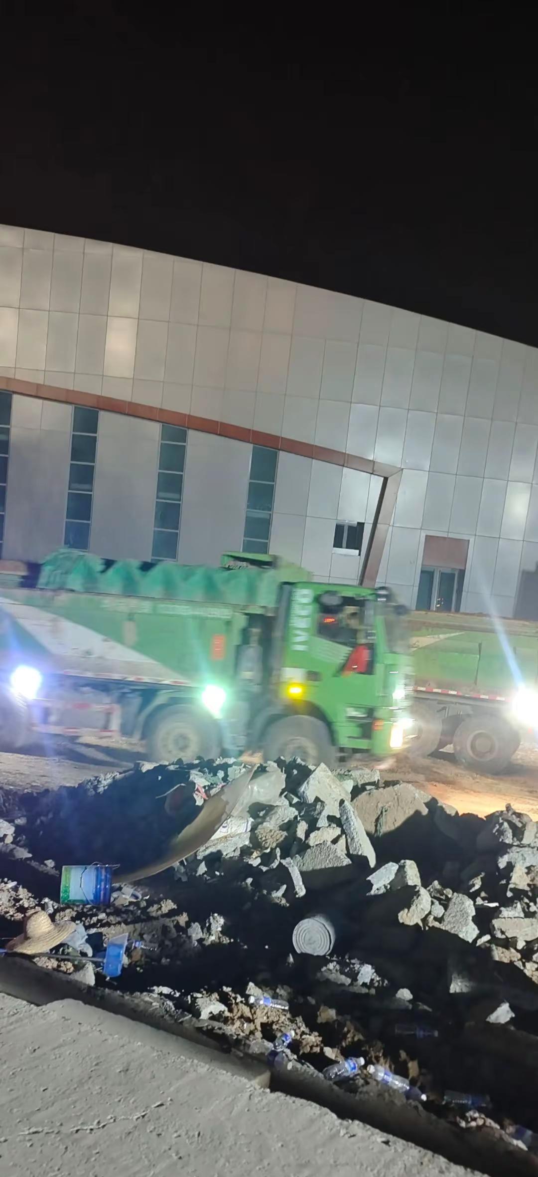 为了生活都不容易 抖音创作者