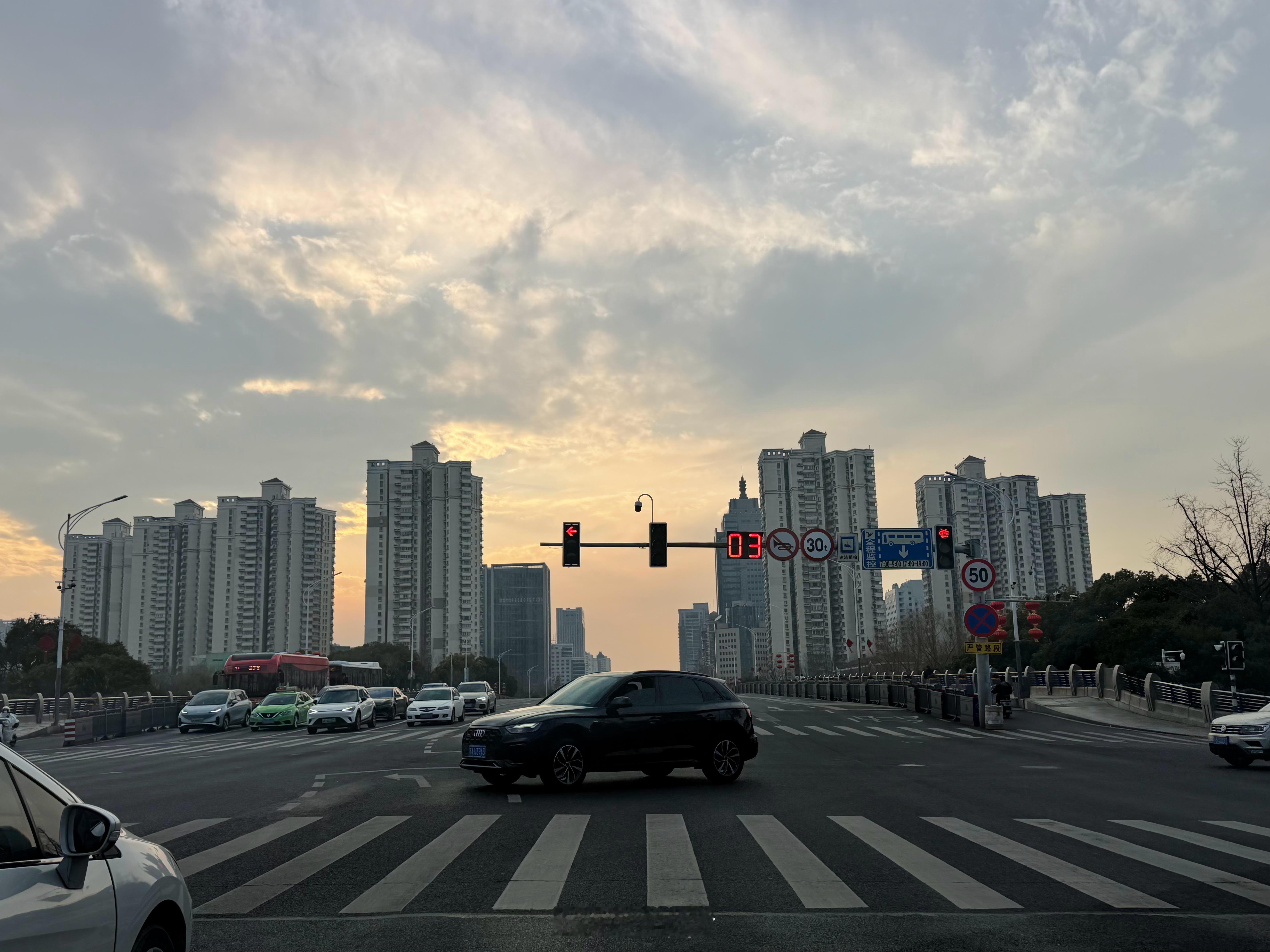 大家一般都几天洗一次车？ 南京·南京艺术学院