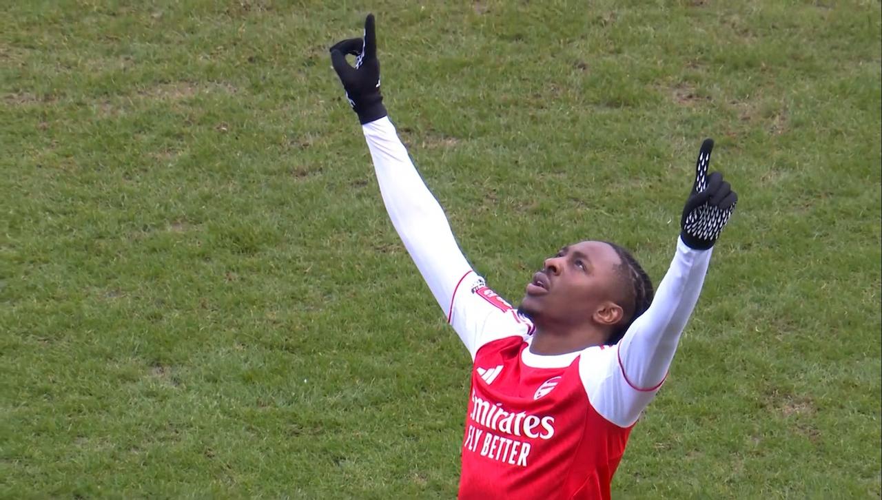 我们阿森纳是不可战胜的！
过去这句话常常被当做对阿森纳的调侃，本赛季这句话变成了