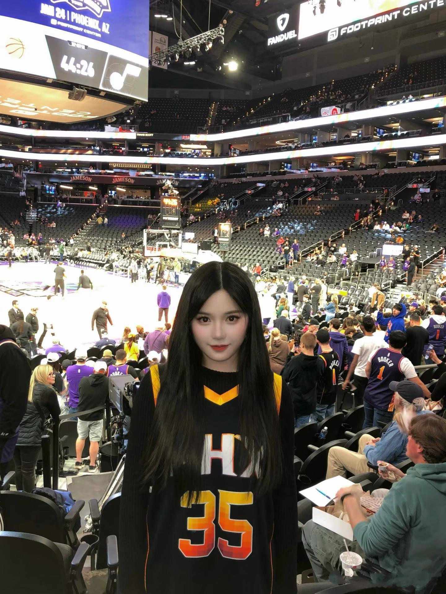 布克绝杀，作为一个29岁、已经经历球队第三次废墟中重建的后卫，这励志故事，迄今为