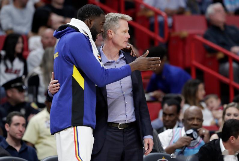 今天一场NBA常规赛，勇士主场迎战雷霆。赛前勇士主帅科尔接受采访时，回忆起73胜