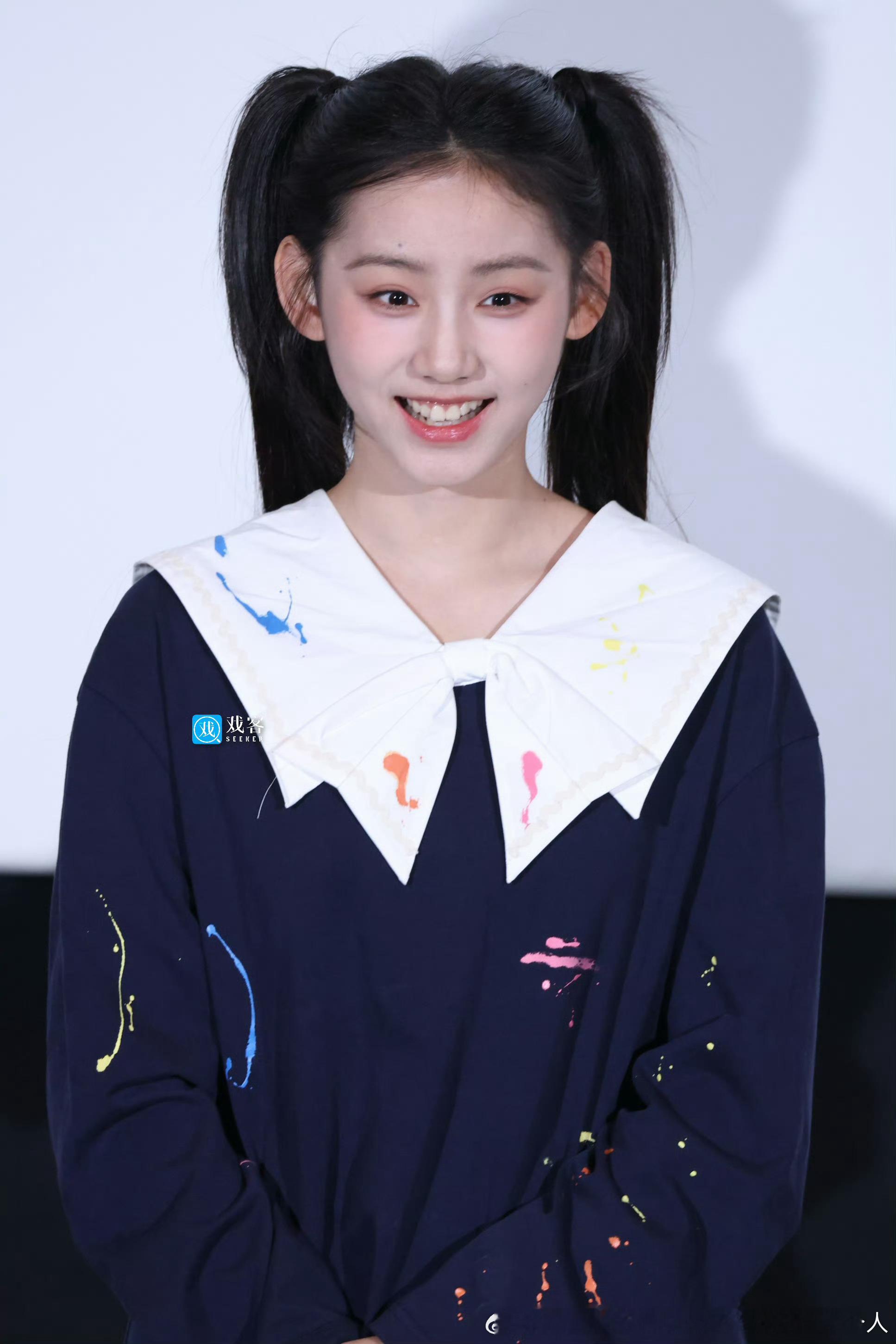 小窦昭感觉一点点发脸了 