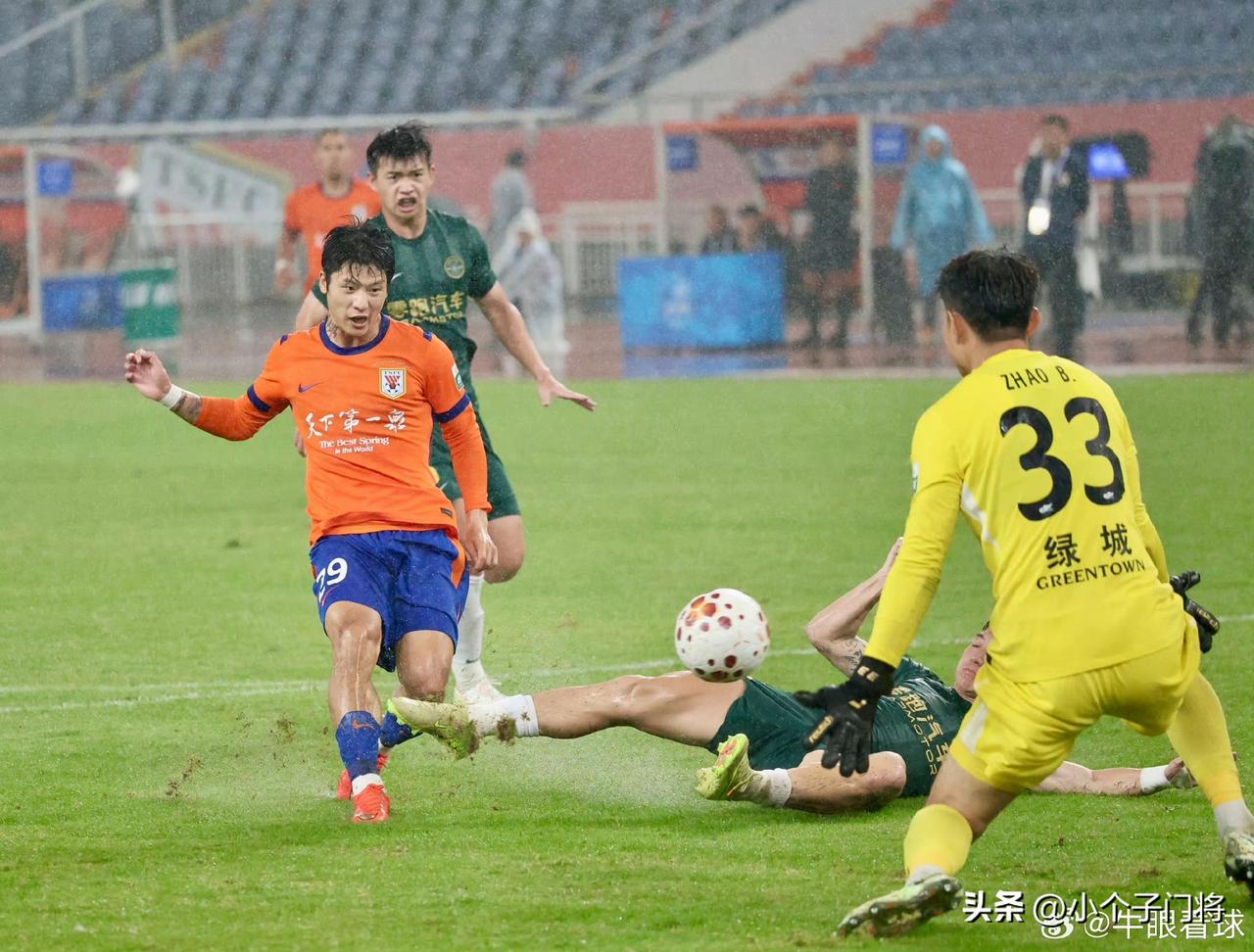 山东泰山主场5-0酣畅淋漓战胜浙江队！
结合全场发挥来看，外援的作用毋庸置疑。