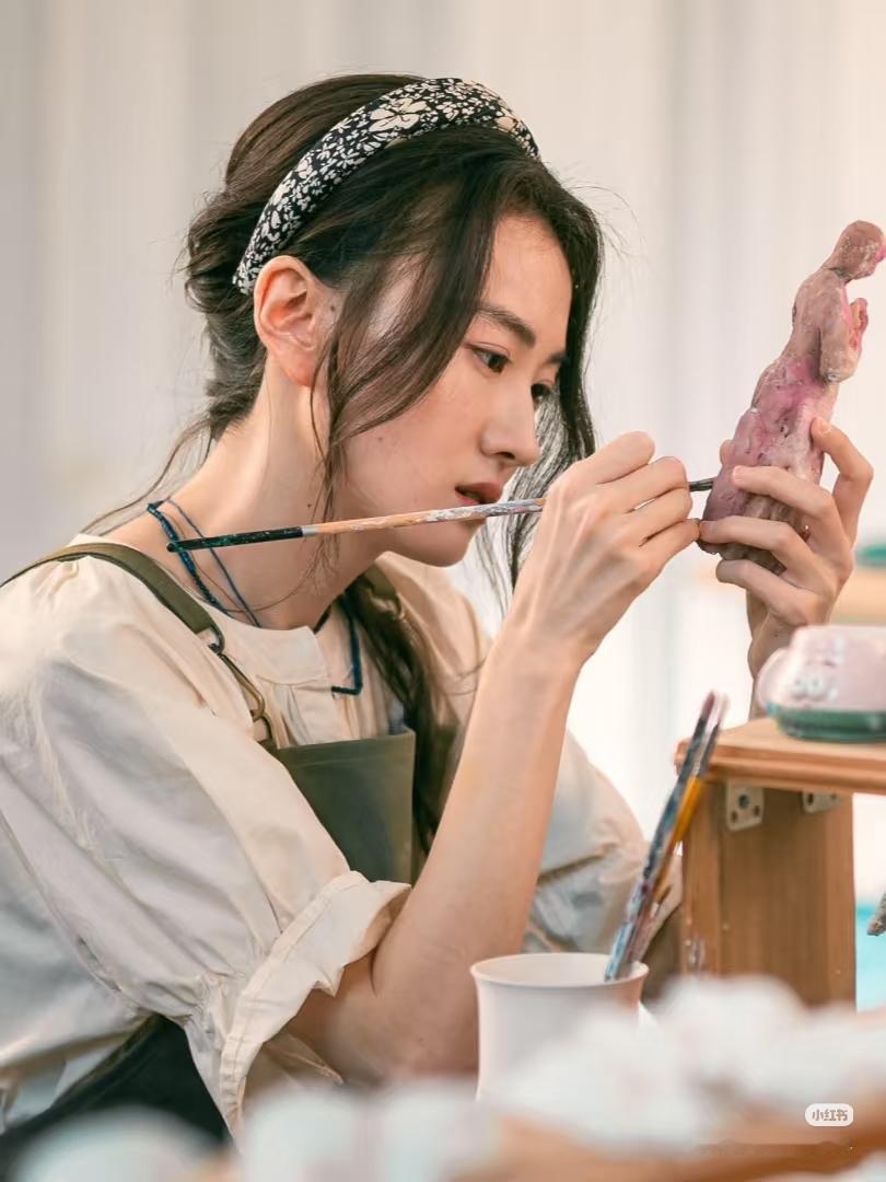 刘一诺直播回应和檀健次的恋情，看完她直播，给人感觉，心智完全不太成熟诶！把网友当