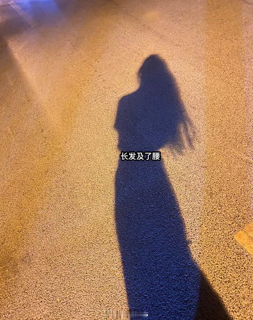 夏天的汗水，很快乐…长发及腰了，该修剪一下了。 