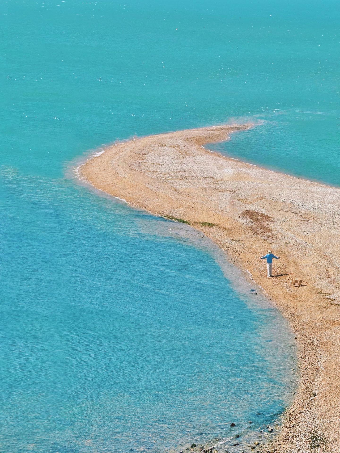 不是国外在烟台❗️被严重低估的小众海岛。蓝天白云☀️☁️ 山海相间⛰️...