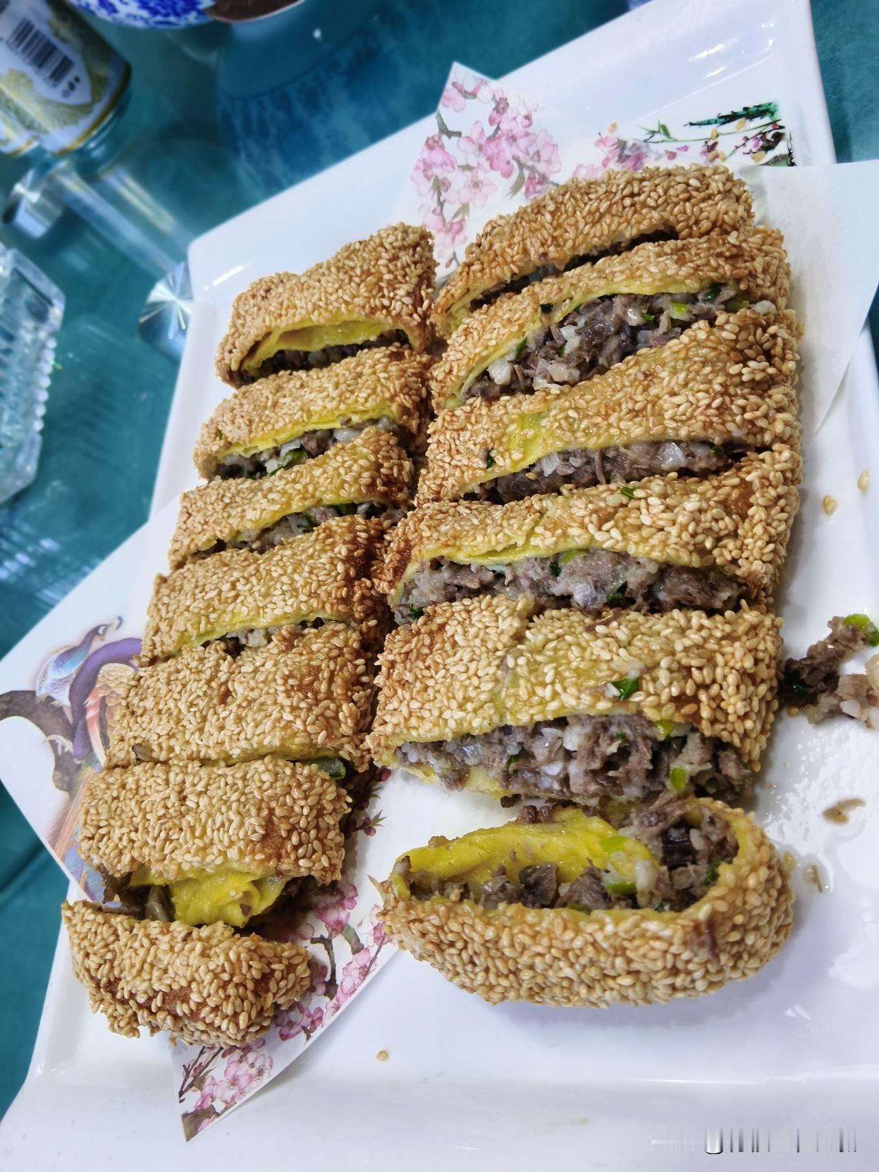 这些临清好吃的，你最爱哪一种？
昨天去临清，主要目的是打卡当地特色美食。
在网上