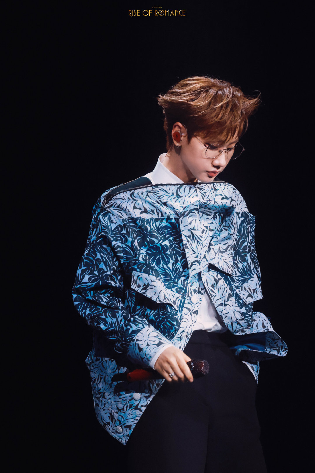 汪苏泷已是最耀眼的星汪苏泷2026罗曼前传世巡汪苏泷工作室的文案太戳心！从《小星