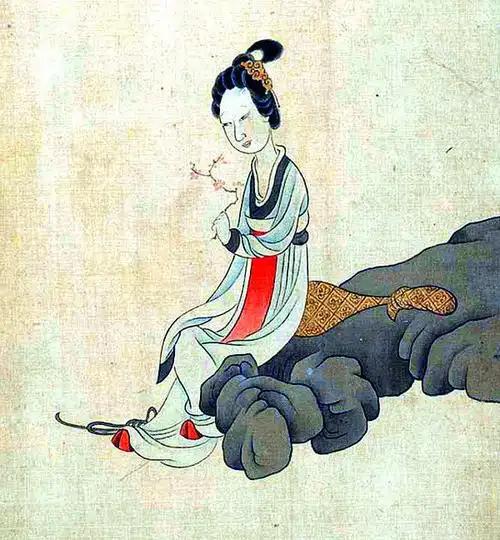 上联：老妪悔折新花蕾，怜香忆往；
下联：[玫瑰]

网络图片/诚谢侵删