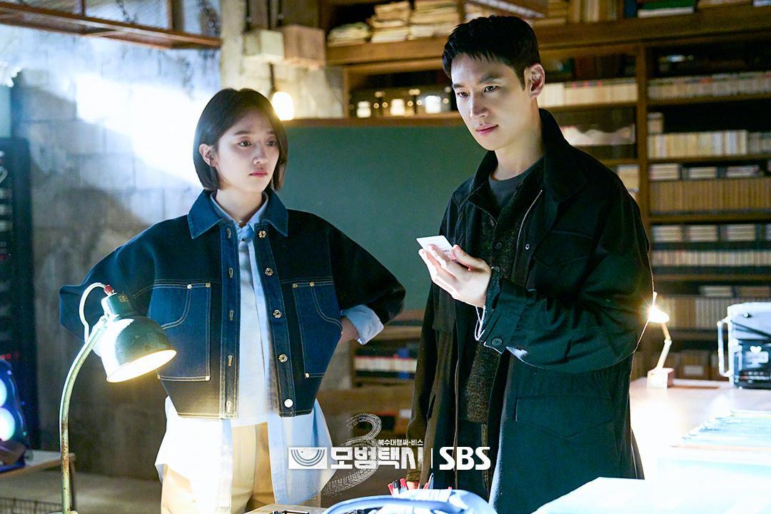 李帝勋[超话]表艺珍[超话]张赫镇裴侑蓝 主演SBS新金土剧模范出租车3 公开剧