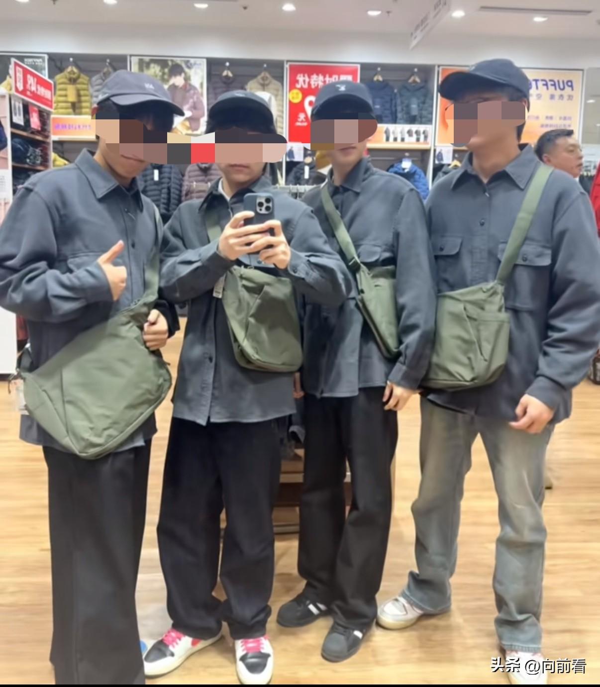 今年的服装真是疯了！从“日系军官风”到“抗日系”！498元一件你会买吗？

上个