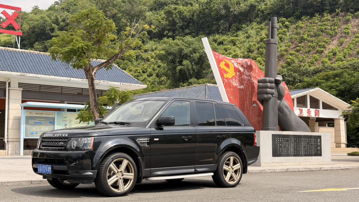 折腾两个整天，今日一口气跑完1100km
我终于把这台英国森林人带来边境
自己亲