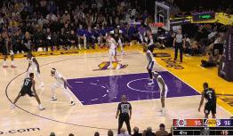 浓眉关键一防一攻助湖人98-95领先快船3分
北京时间1月8日，湖人与快船的比赛