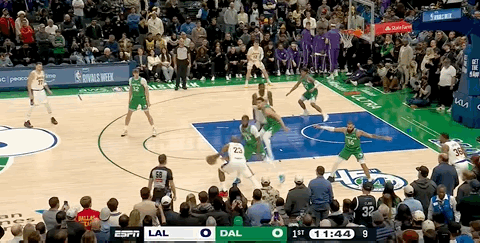 湖人第一球，来自詹姆斯的美如画跳投！！！湖人vs独行侠