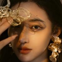 我的今日状态：😁轻松愉快
我这里的天气：☀️晴天
美女旗袍穿搭写真