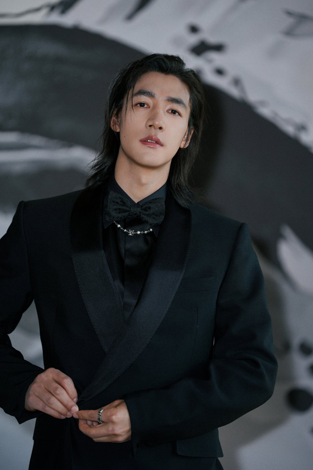 高叶此沙新片花花女子杀青恭喜此沙《花花女子》顺利杀青！胡同设计师张典角色适配度满