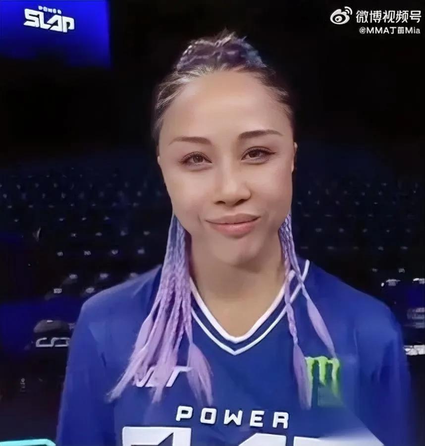 中国姑娘扇懵美国赛场！

这职业让央美才女放弃30万年薪

当33岁的丁苗站在U